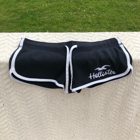 Hollister Shorts - Picture 1 of 3